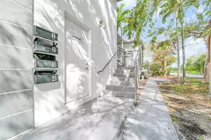 407 SE 9th Ct, Hallandale Beach, FL 33009 - Photo 25