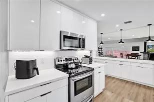 8946 SW 150th Ct Cir E, Miami, FL 33196 - Photo 11
