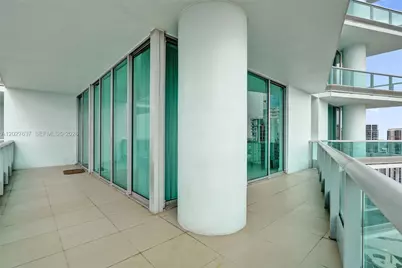 900 Biscayne Blvd #5412, Miami, FL 33132 - Photo 37
