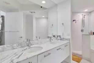 500 Brickell Ave, Miami, FL 33131 - Photo 17