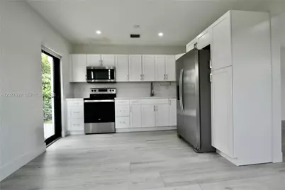 3018 SW 25th Ter #3018, Miami, FL 33133 - Photo 9