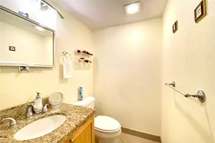 20505 E Country Club Dr, Aventura, FL 33180 - Photo 23