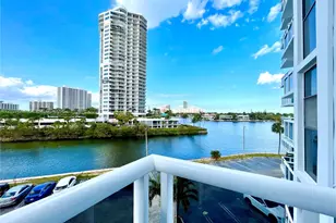 20505 E Country Club Dr, Aventura, FL 33180 - Photo 3