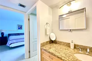 20505 E Country Club Dr, Aventura, FL 33180 - Photo 21
