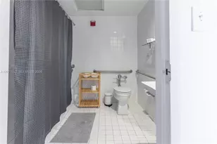 5445 Collins Ave, Miami Beach, FL 33140 - Photo 29