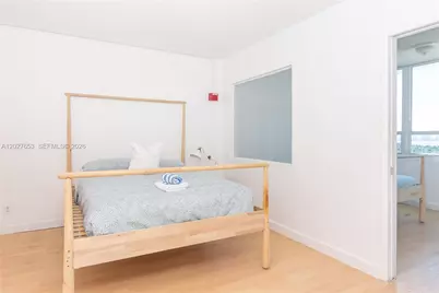 5445 Collins Ave #1105, Miami Beach, FL 33140 - Photo 9