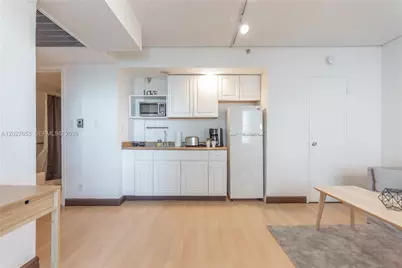 5445 Collins Ave #1105, Miami Beach, FL 33140 - Photo 17