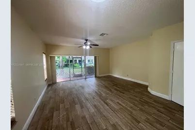 12148 SW 4th St #12148, Pembroke Pines, FL 33025 - Photo 5