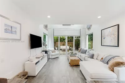 2792 SW 22nd Ave, Miami, FL 33133 - Photo 9