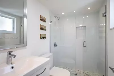 200 Galen Dr #104, Key Biscayne, FL 33149 - Photo 13