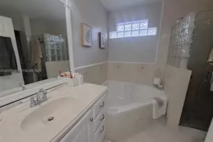 8020 SW 158th Ave, Miami, FL 33193 - Photo 9