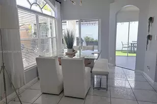 8020 SW 158th Ave, Miami, FL 33193 - Photo 5
