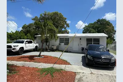 685 SW 7th Terr, Dania Beach, FL 33004 - Photo 5