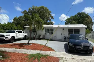 685 SW 7th Terrace, Dania Beach, FL 33004 - Photo 5