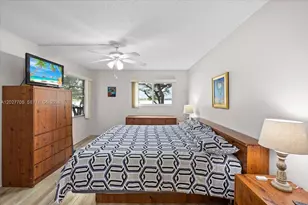 13255 SW 16th Ct, Pembroke Pines, FL 33027 - Photo 17
