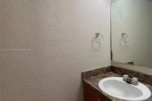5694 W 25th Ct, Hialeah, FL 33016 - Photo 15