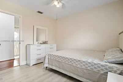1051 SW 95th Ter, Pembroke Pines, FL 33025 - Photo 19