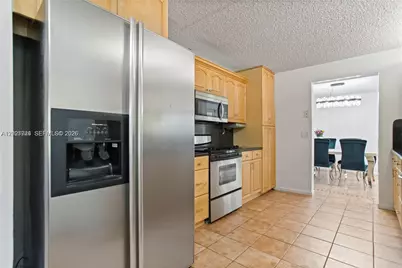 1051 SW 95th Ter, Pembroke Pines, FL 33025 - Photo 5