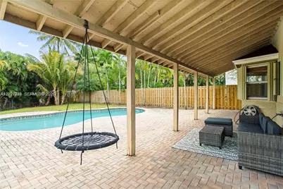 1051 SW 95th Ter, Pembroke Pines, FL 33025 - Photo 25