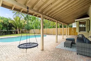 1051 SW 95 Terrace, Pembroke Pines, FL 33025 - Photo 25