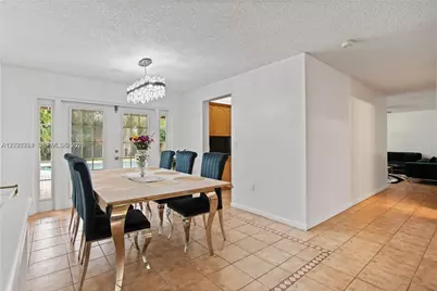 1051 SW 95th Ter, Pembroke Pines, FL 33025 - Photo 11