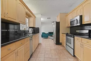 1051 SW 95 Terrace, Pembroke Pines, FL 33025 - Photo 7