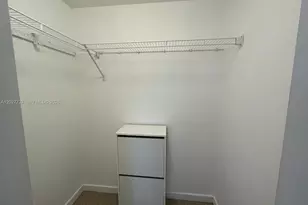 31 SE 6th St, Miami, FL 33131 - Photo 9