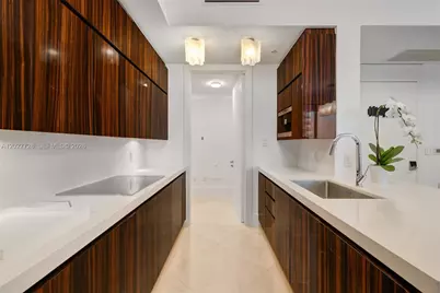 50 S Pointe Dr #903, Miami Beach, FL 33139 - Photo 7