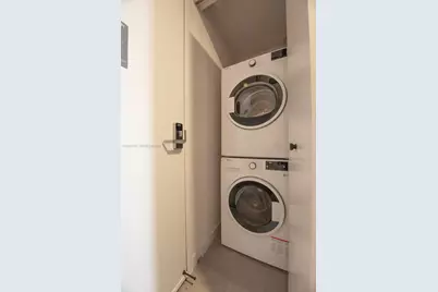 121 NE 5th St #1809, Miami, FL 33132 - Photo 13
