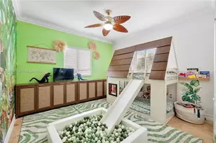16732 NW 89th Pl, Miami Lakes, FL 33018 - Photo 15