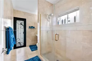 16732 NW 89th Pl, Miami Lakes, FL 33018 - Photo 17