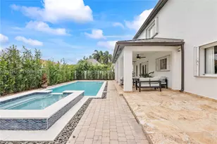 16732 NW 89th Pl, Miami Lakes, FL 33018 - Photo 7