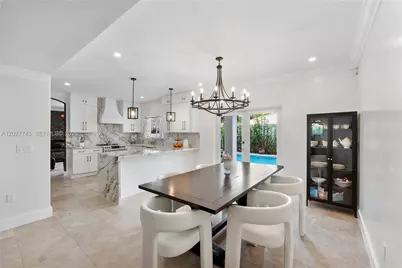 16732 NW 89th Pl, Miami Lakes, FL 33018 - Photo 11