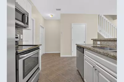 3677 San Simeon Cir #3677, Weston, FL 33331 - Photo 5