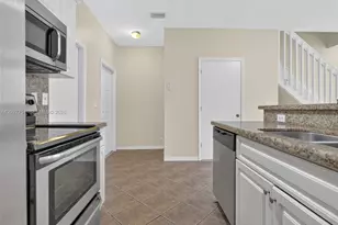 3677 San Simeon Cir, Weston, FL 33331 - Photo 5