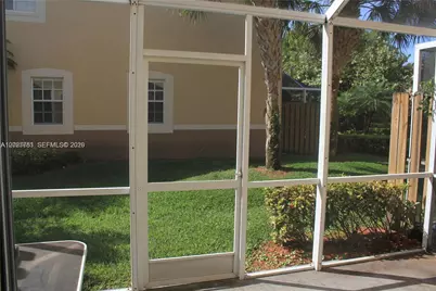 3677 San Simeon Cir #3677, Weston, FL 33331 - Photo 9
