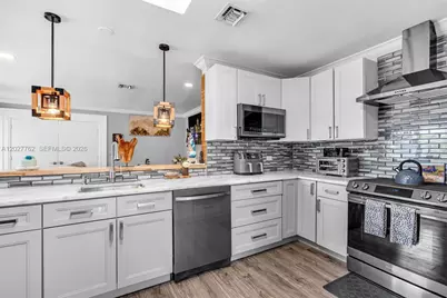 255 NE 41st Ct, Deerfield Beach, FL 33064 - Photo 7