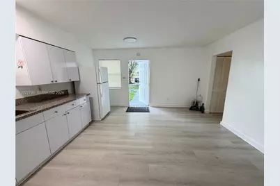 2571 NW 13th Ct #C, Fort Lauderdale, FL 33311 - Photo 3