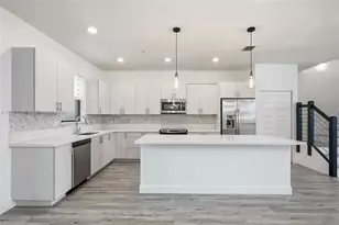 10473 NW 82nd St, Doral, FL 33178 - Photo 9