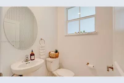 12453 NW 23rd Ct, Miami, FL 33167 - Photo 9
