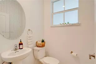 12453 NW 23rd Ct, Miami, FL 33167 - Photo 9