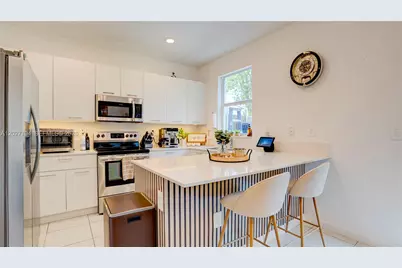 12453 NW 23rd Ct, Miami, FL 33167 - Photo 13