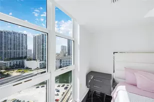 41 SE 5th St, Miami, FL 33131 - Photo 37