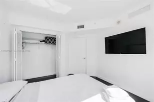 41 SE 5th St, Miami, FL 33131 - Photo 21