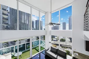 41 SE 5th St, Miami, FL 33131 - Photo 13