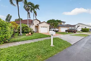 8462 SW 158th Ct, Miami, FL 33193 - Photo 3