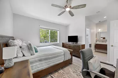 749 NW 208th Way, Pembroke Pines, FL 33029 - Photo 11