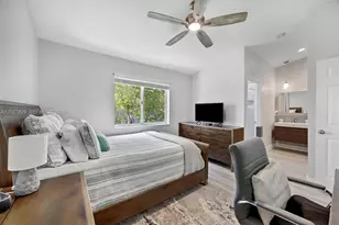 749 NW 208th Way, Pembroke Pines, FL 33029 - Photo 11