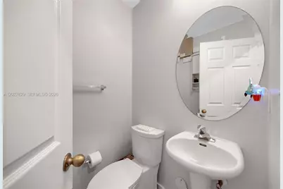 749 NW 208th Way, Pembroke Pines, FL 33029 - Photo 7