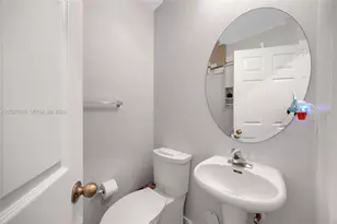 749 NW 208th Way, Pembroke Pines, FL 33029 - Photo 7
